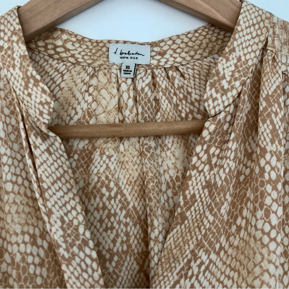 Aritzia Babaton Bennett Silk Long Sleeve Neutral Snake Print Belt Dress Size XS - Picture 5 of 14